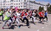 В Новомосковске прошла традиционная легкоатлетическая эстафета