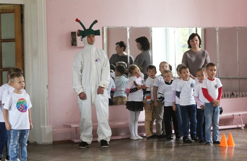 Новомосковские дети стали участниками аэрокосмического фестиваля 