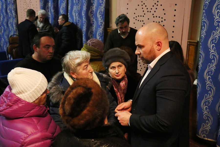 Глава администрации Новомосковска провел встречу с жителями Гипсового микрорайона