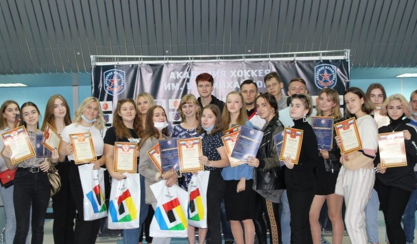 В Новомосковске наградили волонтеров