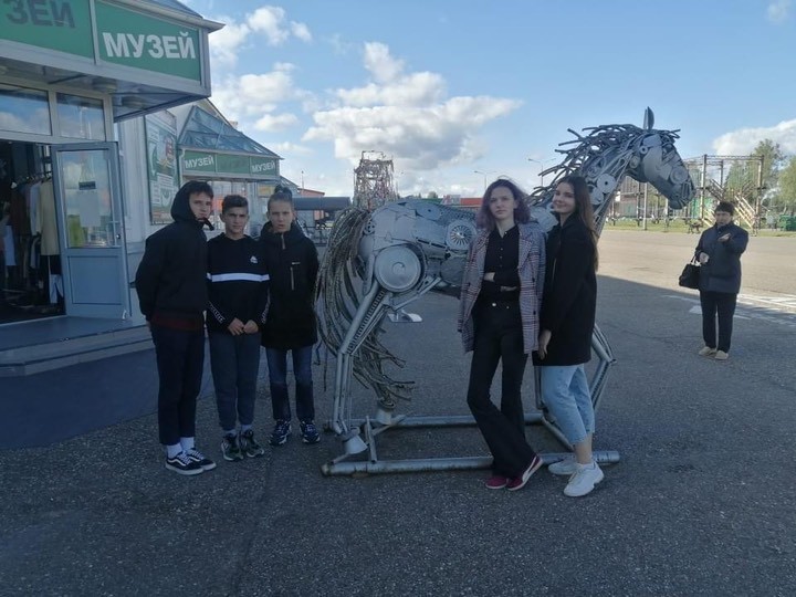 Серебряные призеры конкурса "Поколение Эко" побывали в парке птиц и музее мусора