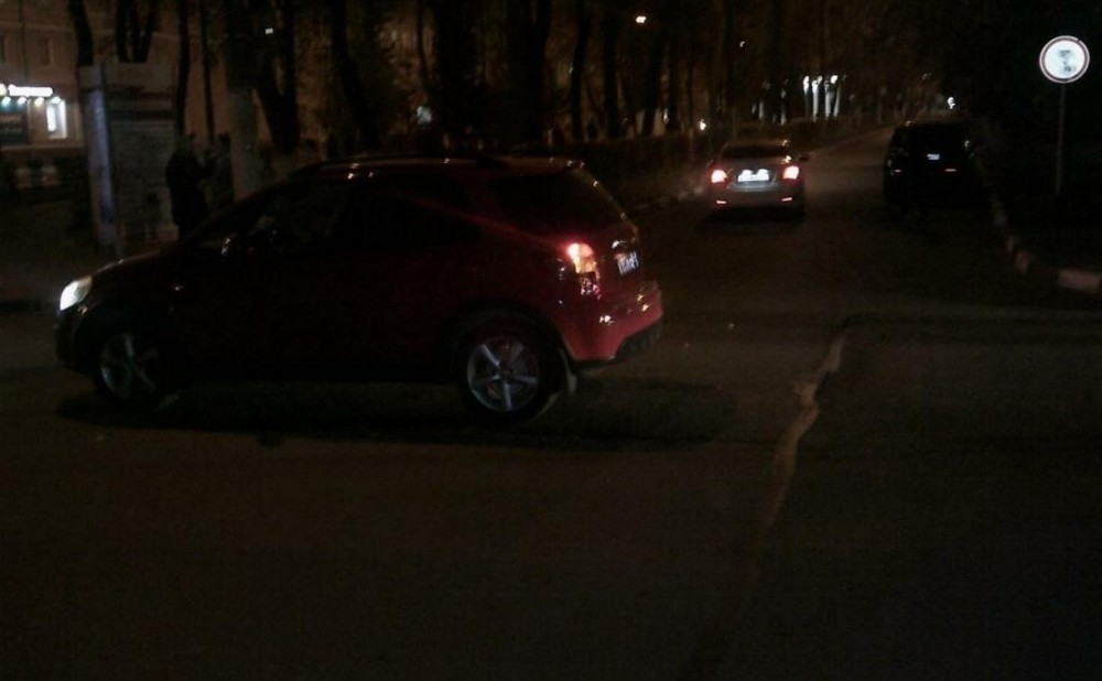 Вчера в Новомосковске иномарка сбила школьника на самокате 