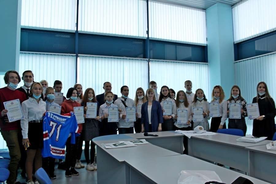 Новомосковских волонтёров наградили за помощь в проведении Кубка губернатора