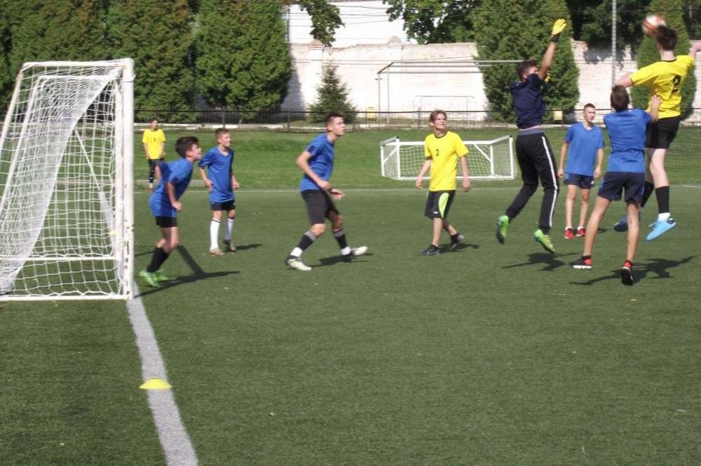 В Новомосковске стартовало первенство по футболу среди юношей