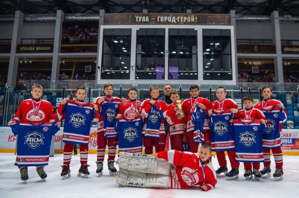 Хоккеисты из Новомосковска стали победителями "Золотой шайбы"