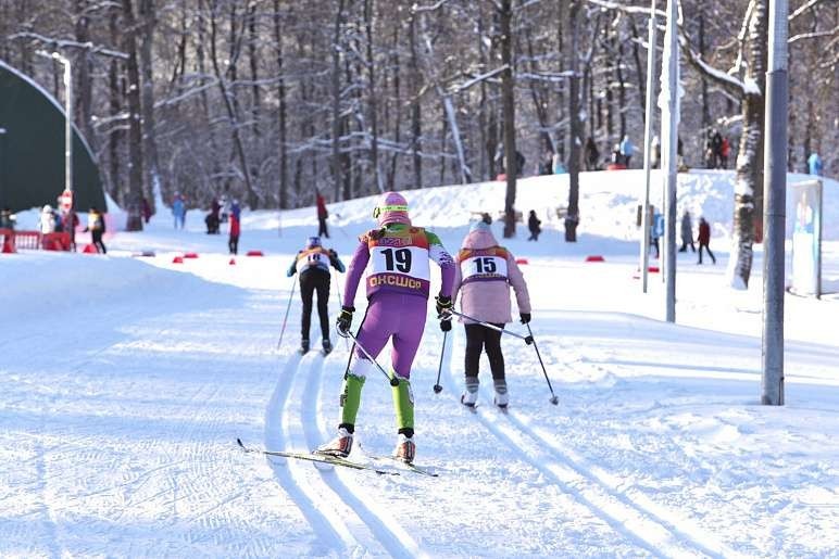 Новомосковцы стали победителями и призерами первенства области по лыжным гонкам