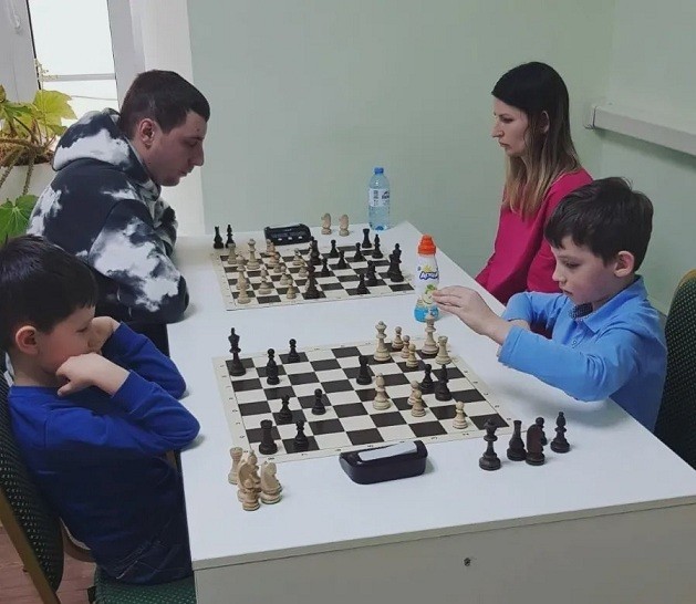 Новомосковцы приняли участие в семейном турнире по шахматам