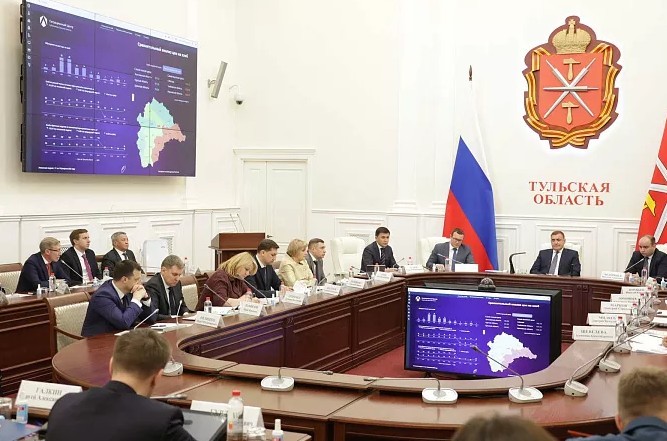 По поручению Алексея Дюмина прорабатывается третий пакет мер поддержки экономики региона