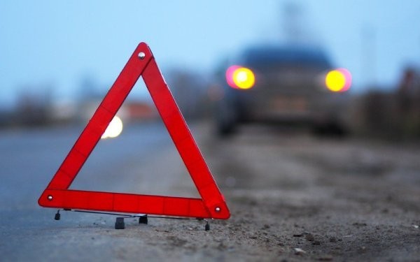 На Новомосковском шоссе произошло тройное ДТП 