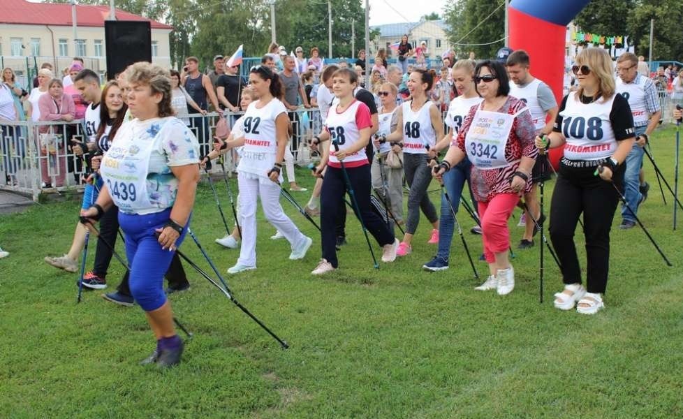 В Новомосковске прошёл фестиваль северной ходьбы