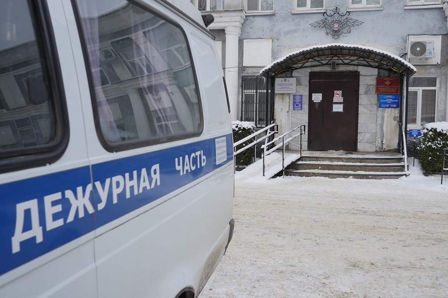 Ранее судимый житель Кимовска украл автомагнитолу в Новомосковске  