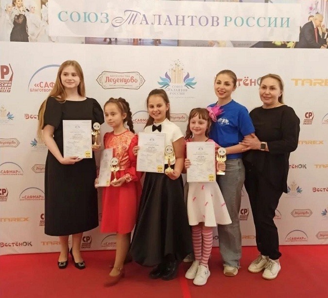 Юные новомосковские солисты вновь в числе победителей международного фестиваля 