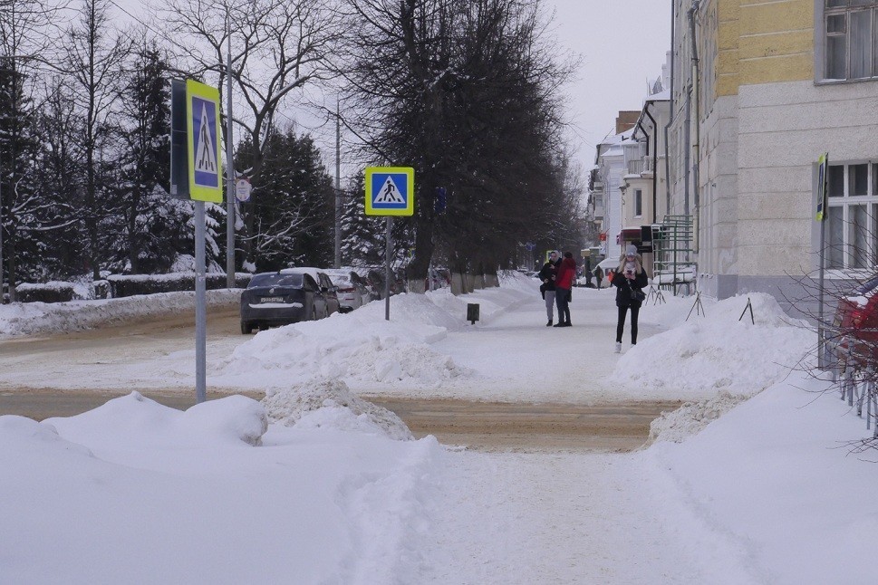 Погода в Новомосковске 3 января: переменная облачность, небольшой снег и до - 20 