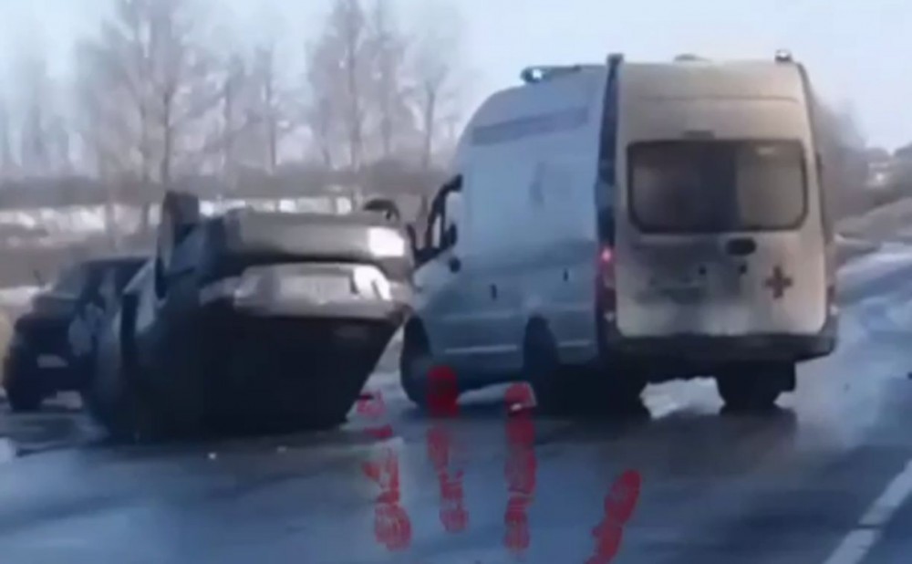 На автодороге Тула - Новомосковск вчера опрокинулась Toyota