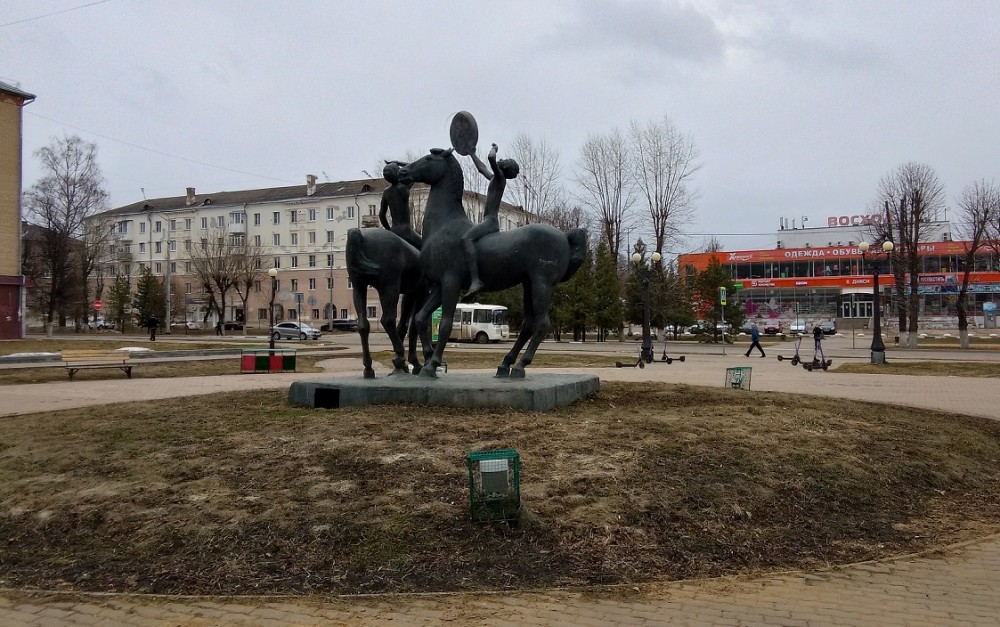 Погода в Новомосковске 12 апреля: порывистый ветер и до +17