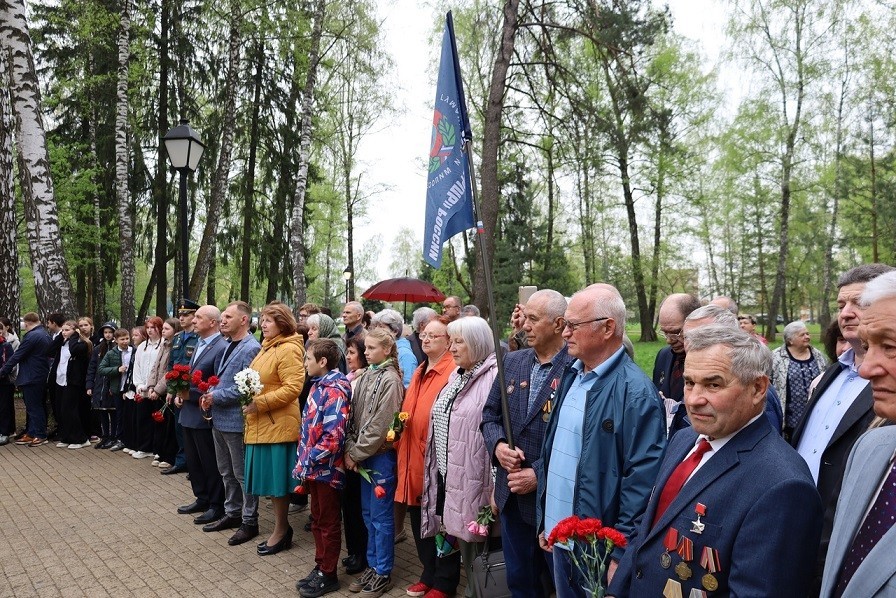 В Новомосковске почтили память героев-чернобыльцев