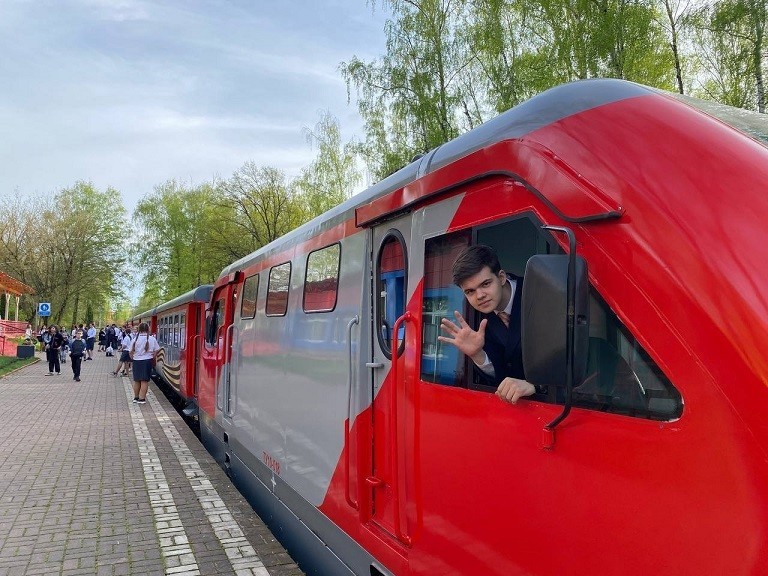 В Новомосковске прошло торжественное открытие 69-го сезона движения поездов на ДЖД