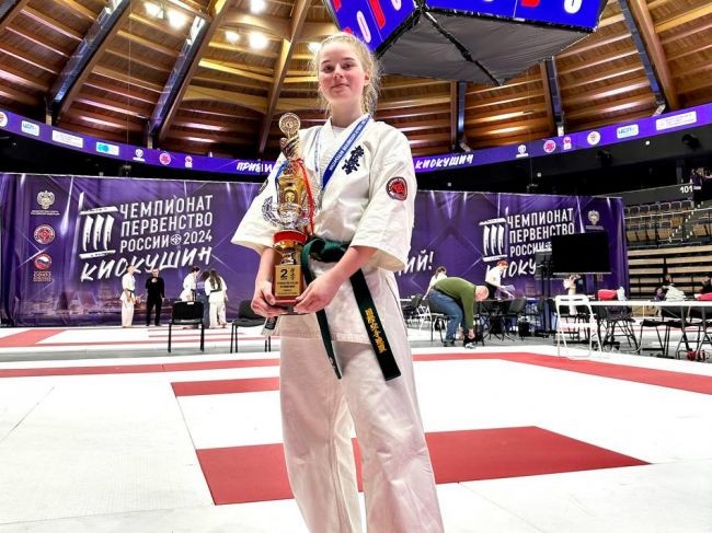 Арина Матюшина завоевала серебро на первенстве России по карате 