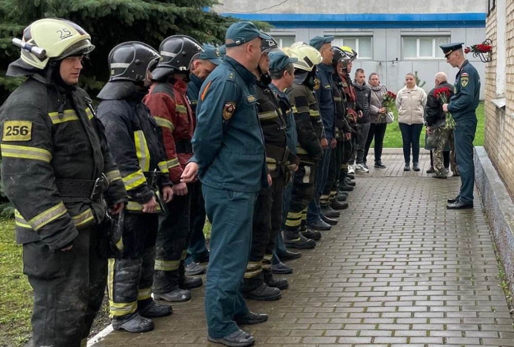 В Новомосковске почтили память oгнеборца Андрея Панкова, погибшего при тушении пожара